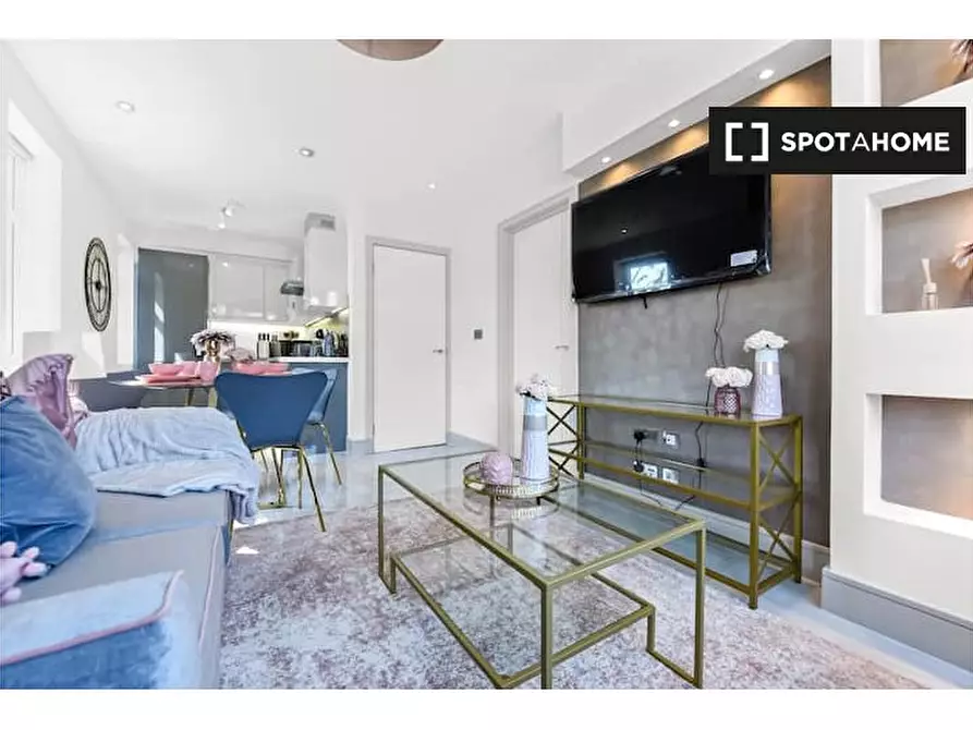 Immagine 19 di Appartamento in affitto  in Flat Goldman House - 122 Wembley Park drive HA9 8HP a Brent