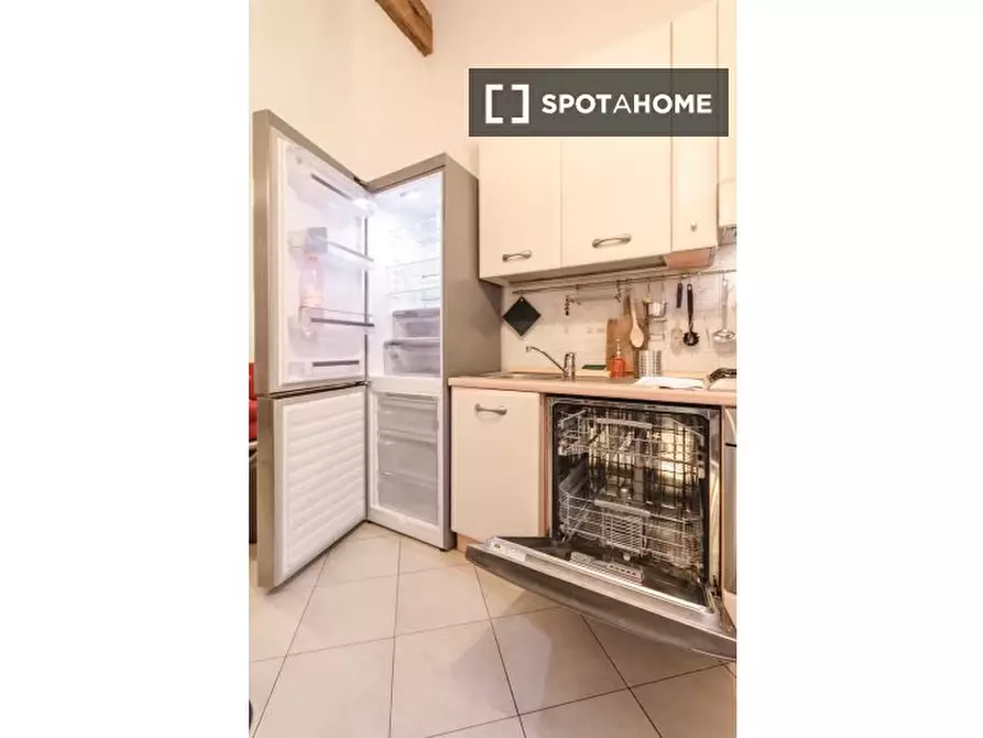 Immagine 19 di Appartamento in affitto  in Via Schiavonia a Bologna