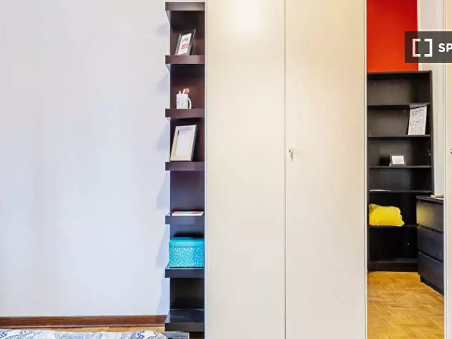 Immagine 1 di Camera condivisa in affitto  in Via Andrea Solari a Milano