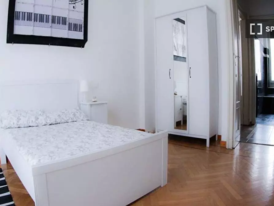 Immagine 1 di Camera condivisa in affitto  in Viale Regina Giovanna a Milano