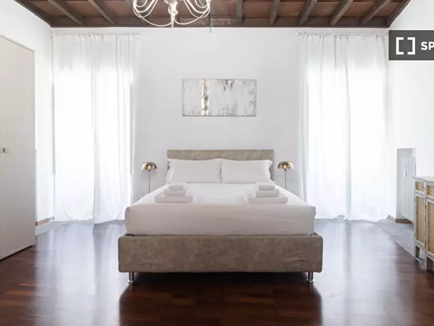 Immagine 16 di Appartamento in affitto  in Via Dei Cappuccini a Roma