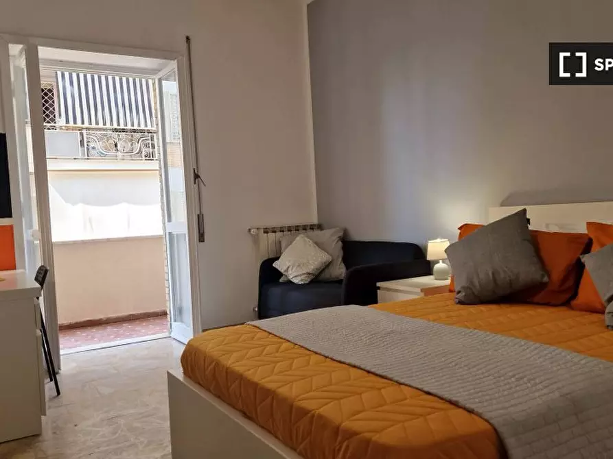 Immagine 2 di Camera condivisa in affitto  in Lungotevere di Pietra Papa a Roma