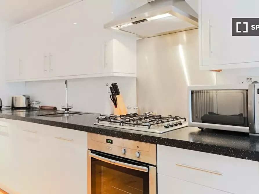 Immagine 5 di Appartamento in affitto  in a Wellington St a 