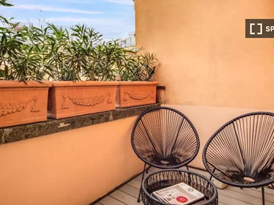 Immagine 10 di Camera condivisa in affitto  in Via Volturno a Roma