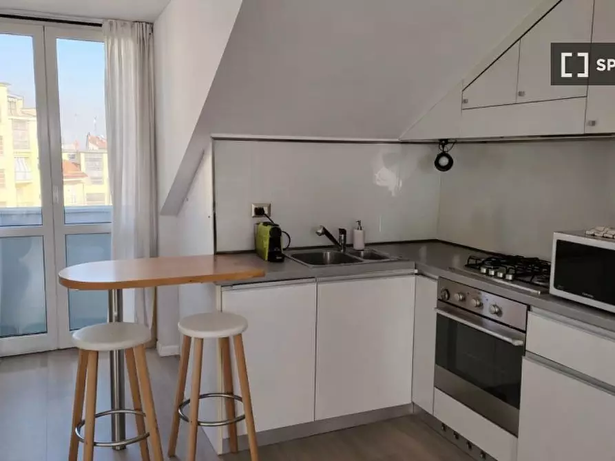 Immagine 3 di Camera condivisa in affitto  in Via Santa Chiara a Torino