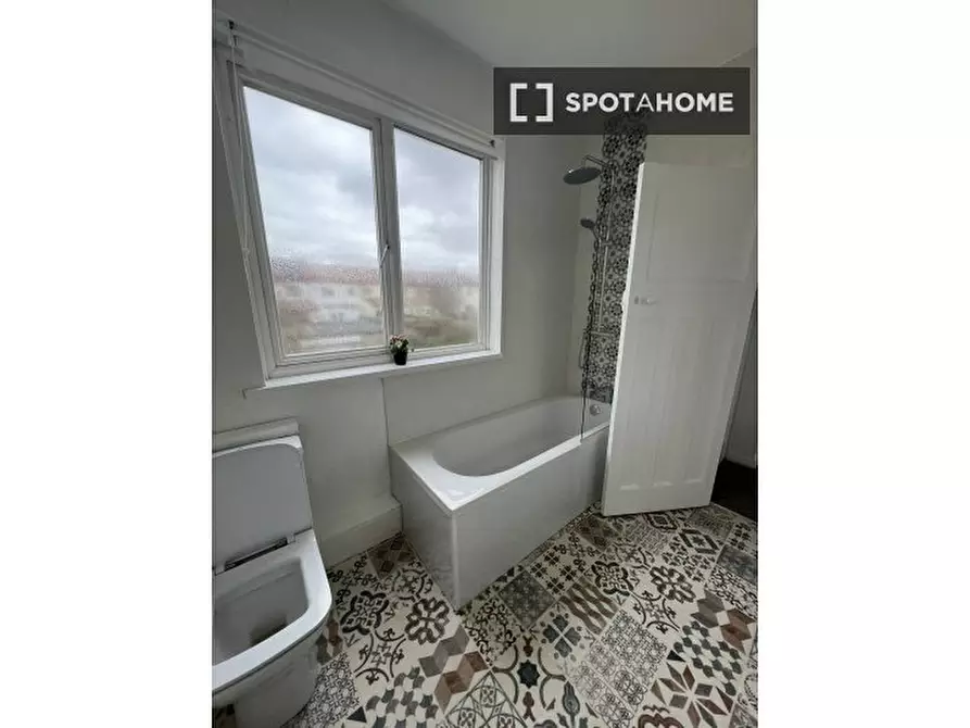 Immagine 8 di Camera condivisa in affitto  in Woodmansterne Rd a Lambeth
