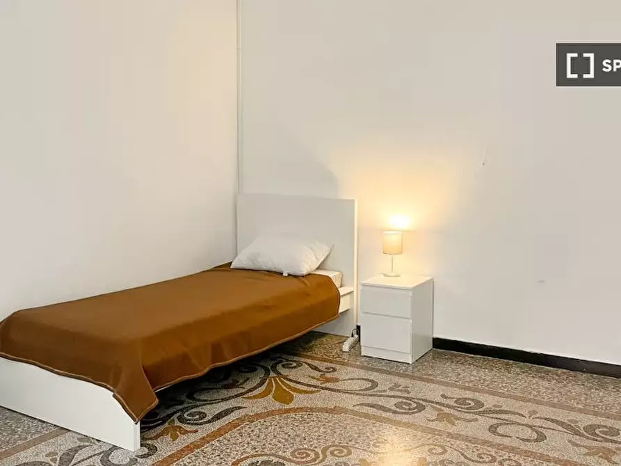 Immagine 18 di Camera condivisa in affitto  in Via Caffaro a Genova