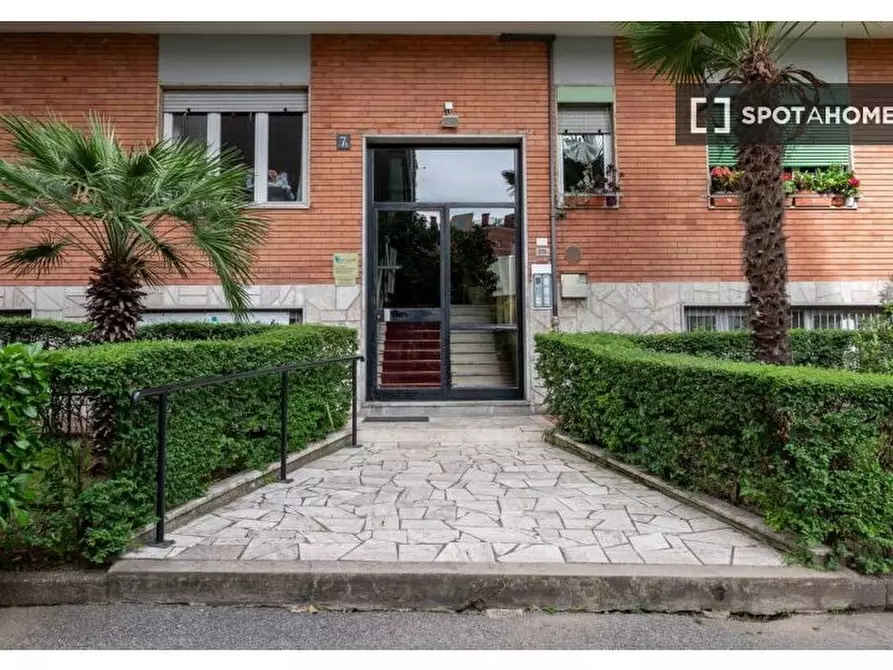 Immagine 18 di Camera condivisa in affitto  in Via Carolina Invernizio a Milano