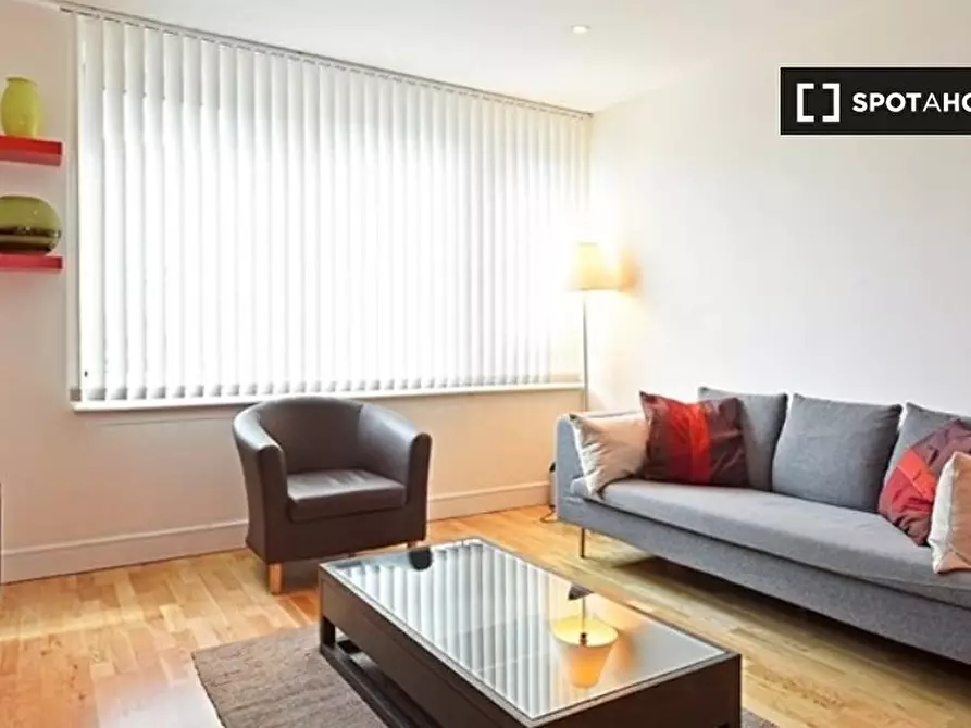 Immagine 2 di Appartamento in affitto  in St George’s Wharf  tower a Lambeth