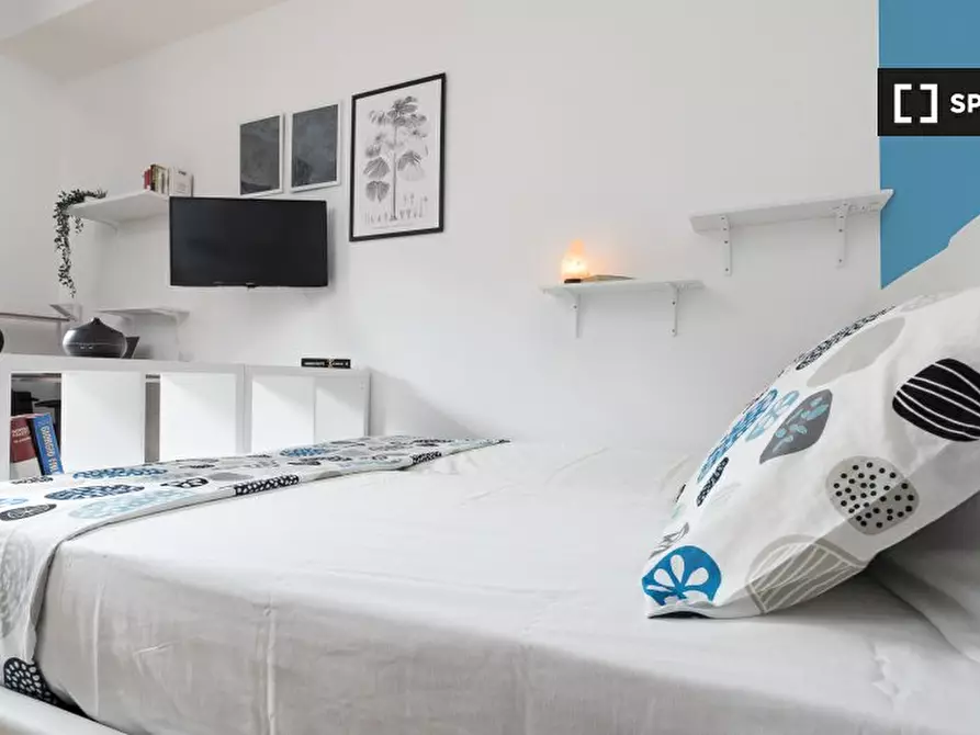 Immagine 9 di Camera condivisa in affitto  in Via Carlo Valvassori Peroni a Milano