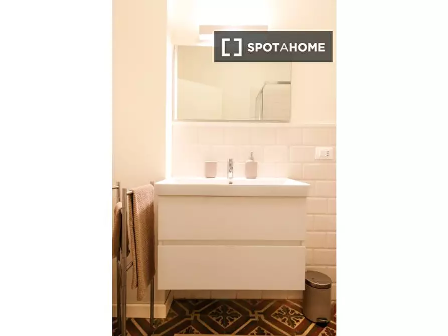 Immagine 6 di Appartamento in affitto  in Via S. Petronio Vecchio a Bologna