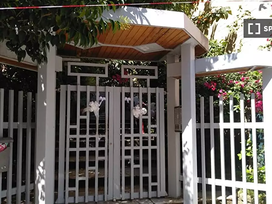 Immagine 5 di Camera condivisa in affitto  in Via Pian Due Torri a Roma