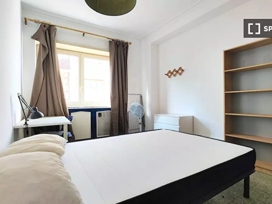 Immagine 4 di Camera condivisa in affitto  in Via Bisentina, 00139 Roma RM, Italy a Roma