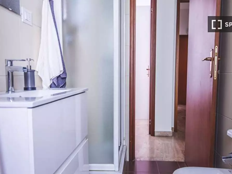 Immagine 13 di Camera condivisa in affitto  in Via Valassina a Milano