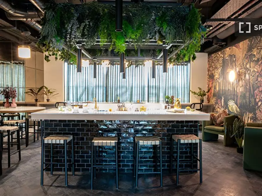 Immagine 13 di Ufficio in affitto  in Merchant Street a Brent