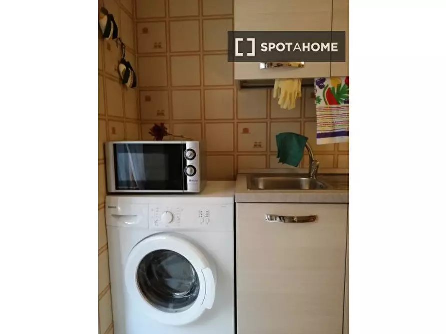 Immagine 6 di Appartamento in affitto  in Via Val Maira a Roma