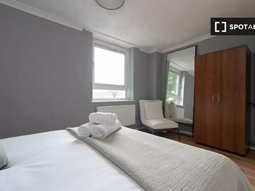 Immagine 17 di Appartamento in affitto  in Teviot St a Poplar