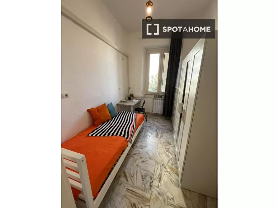 Immagine 1 di Camera condivisa in affitto  in Via Grazia Deledda a Cagliari