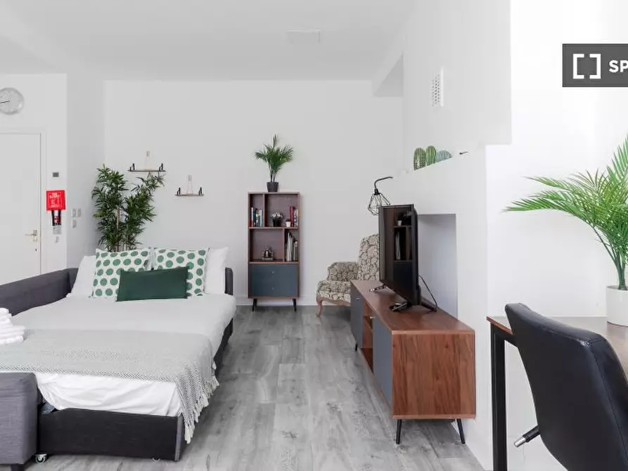 Immagine 8 di Appartamento in affitto  in Lower Ground a Kensington