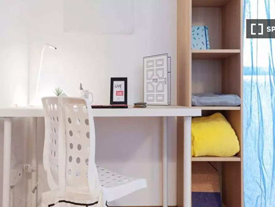 Immagine 2 di Camera condivisa in affitto  in Via dei Missaglia a Milano