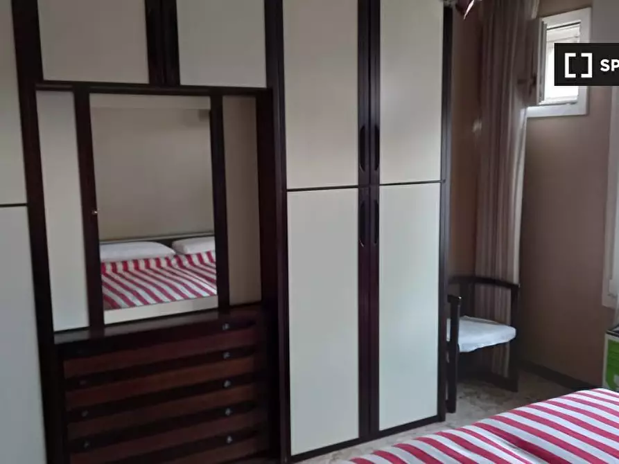 Immagine 1 di Camera condivisa in affitto  in Piazza S. Francesco a Bologna