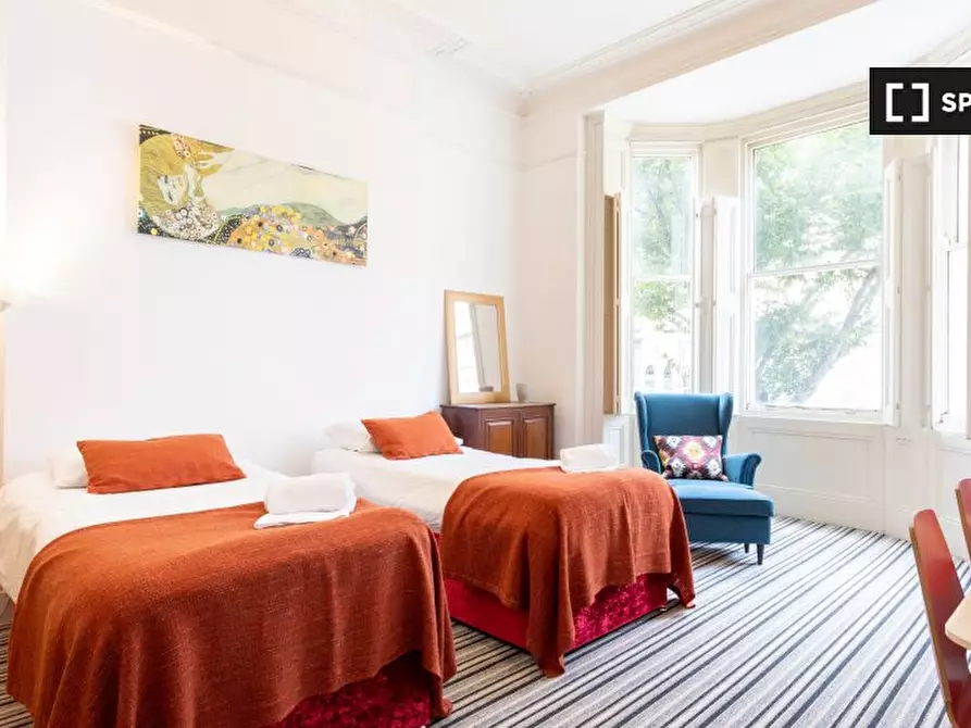 Immagine 5 di Camera condivisa in affitto  in Ground Floor Apartment a Kensington