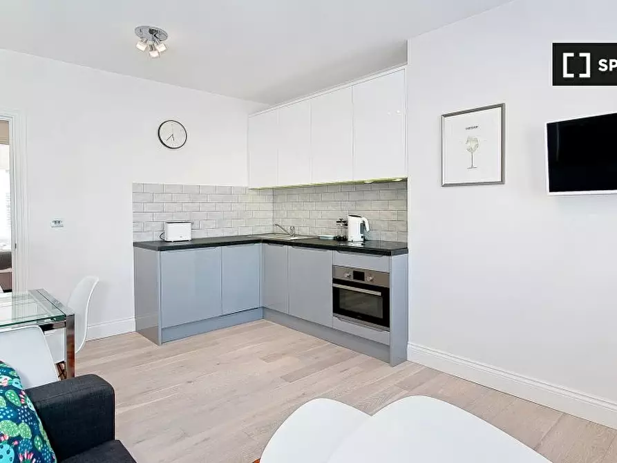 Immagine 2 di Appartamento in affitto  in Flat 7 Greek St a 