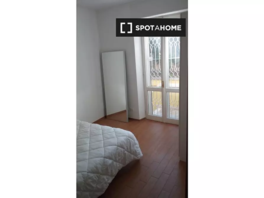 Immagine 7 di Appartamento in affitto  in Via Rossano a Roma