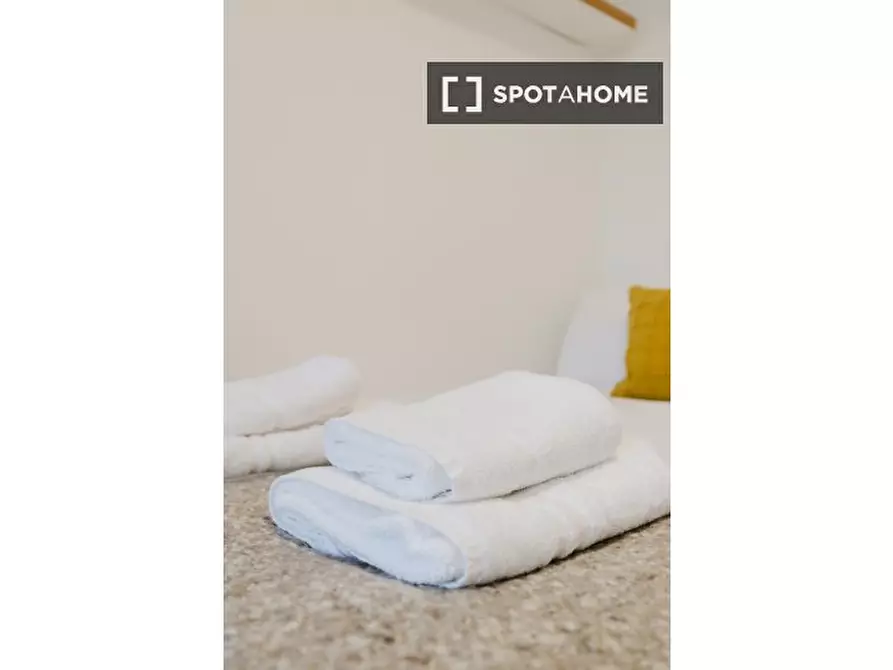 Immagine 12 di Appartamento in affitto  in Lamb's Passage a Islington