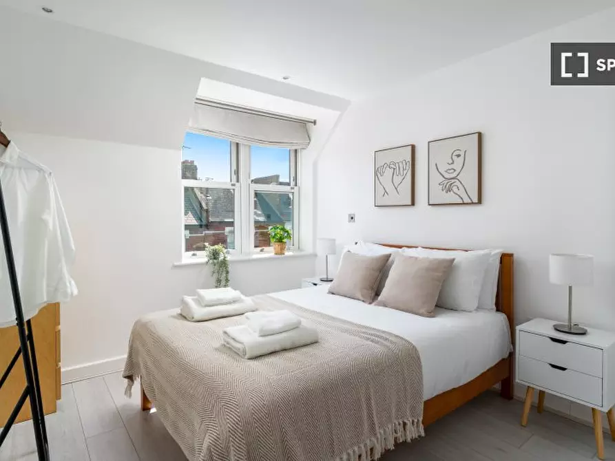 Immagine 14 di Appartamento in affitto  in Wendle Square a Wandsworth