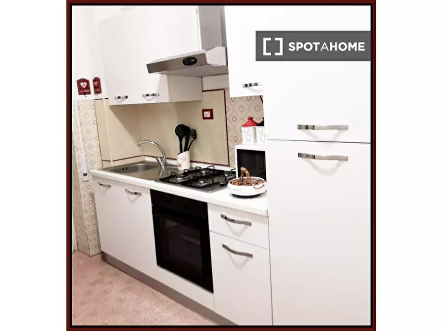 Immagine 14 di Camera condivisa in affitto  in Via Antonio Raimondi a Roma