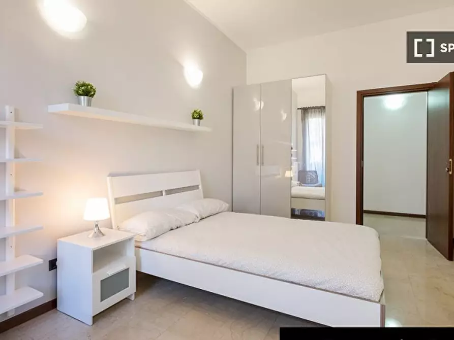 Immagine 3 di Camera condivisa in affitto  in Via Curtatone a Milano