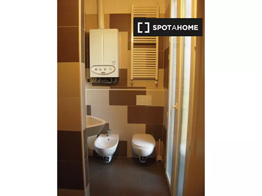 Immagine 19 di Ufficio in affitto  in Via Asiago a Bologna