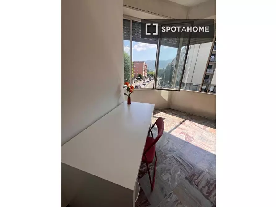 Immagine 3 di Camera condivisa in affitto  in Trento a Brescia