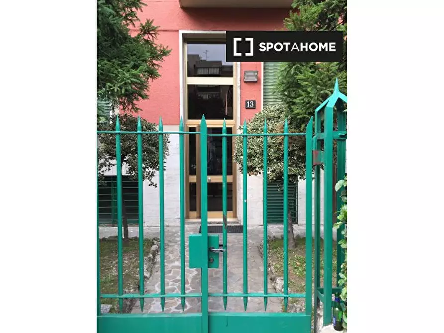 Immagine 6 di Camera condivisa in affitto  in Via Don Giovanni Verità a Milano