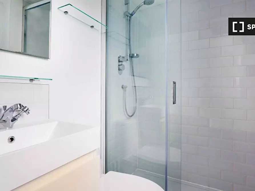 Immagine 14 di Appartamento in affitto  in Second floor flat a Hammersmith