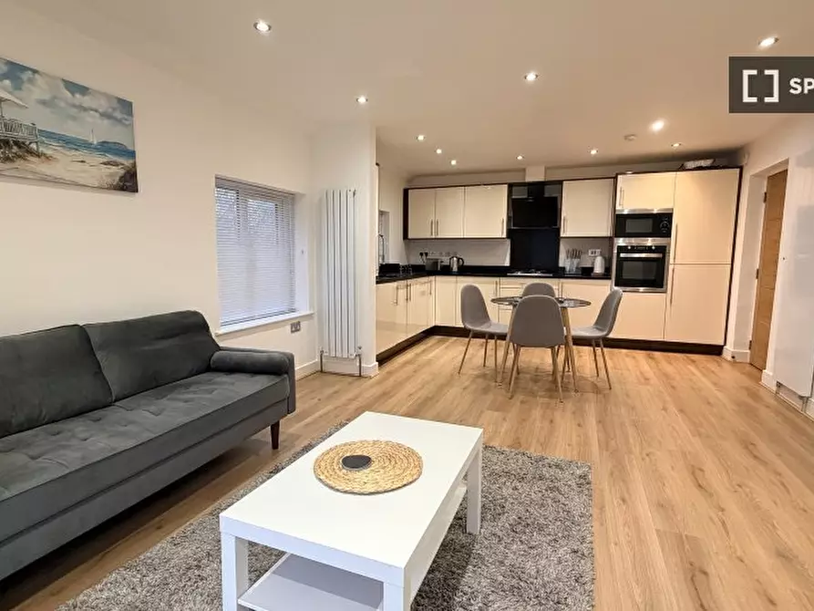 Immagine 11 di Appartamento in affitto  in Uxbridge Road a Harrow