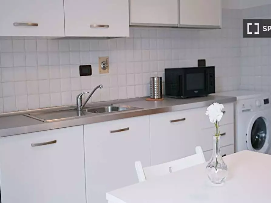 Immagine 4 di Camera condivisa in affitto  in Via Santa Croce a Bologna