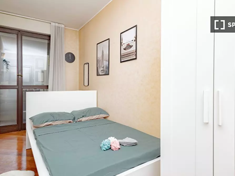 Immagine 2 di Camera condivisa in affitto  in Via Francesco Caracciolo a Milano