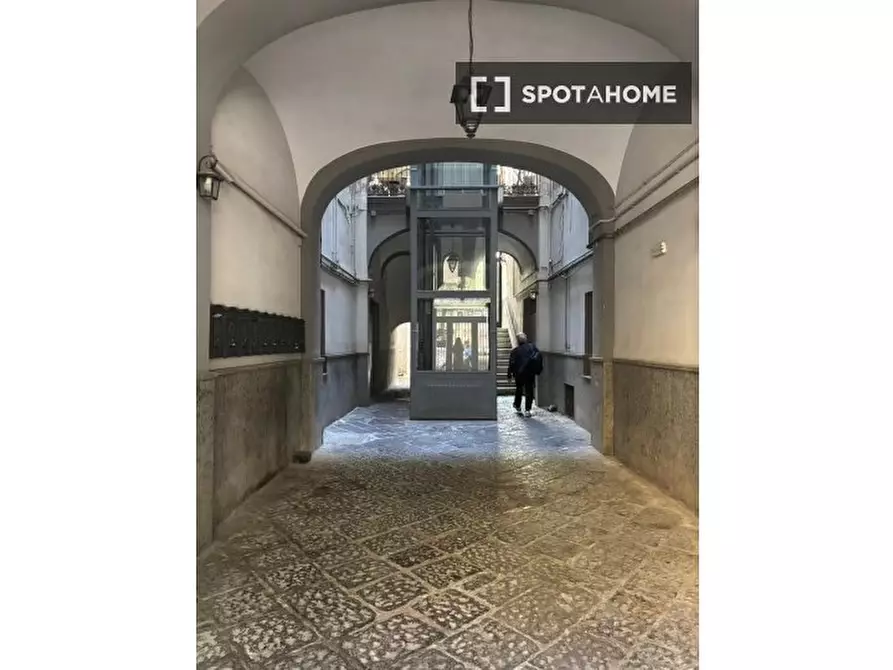 Immagine 8 di Ufficio in affitto  in Via Santa Teresa degli Scalzi a Napoli