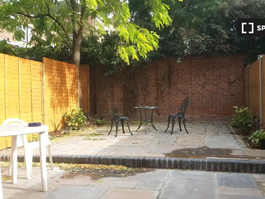 Immagine 5 di Camera condivisa in affitto  in Barnsdale Ave a Poplar