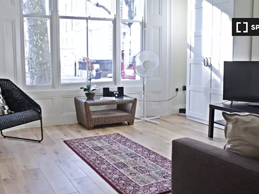 Immagine 1 di Appartamento in affitto  in Ladbroke Grove a Kensington
