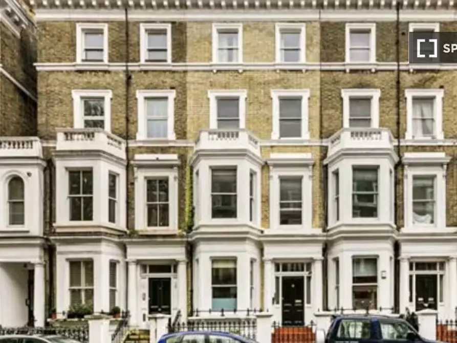 Immagine 10 di Appartamento in affitto  in Finborough Road a Kensington