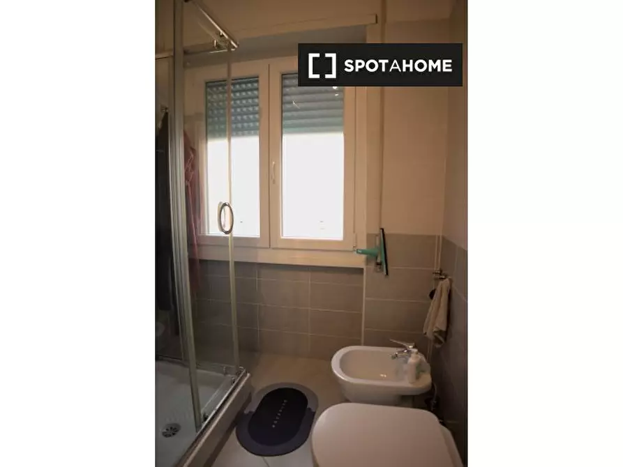 Immagine 11 di Camera condivisa in affitto  in Via Calpurnio Fiamma a Roma