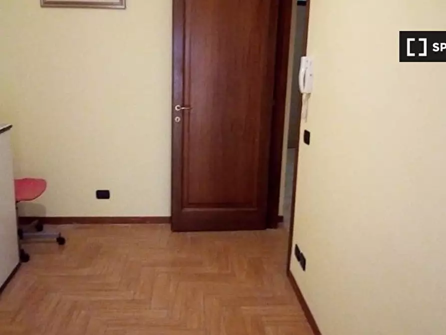 Immagine 9 di Camera condivisa in affitto  in Via Tuscolana, 00179 Roma RM, Italy a Roma