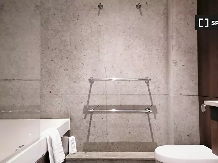 Immagine 9 di Appartamento in affitto  in St George Wharf a Lambeth