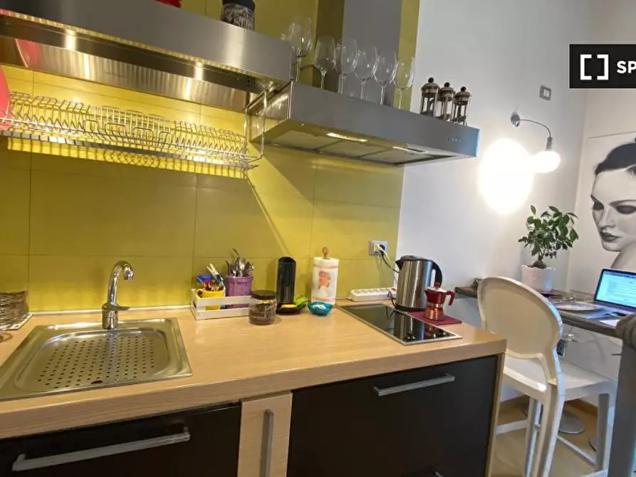 Immagine 3 di Camera condivisa in affitto  in Via Roma a Cagliari