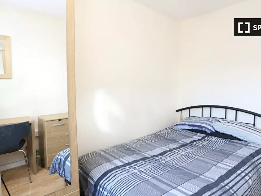 Immagine 1 di Camera condivisa in affitto  in Sheffield Square a Poplar