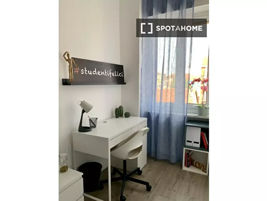 Immagine 3 di Camera condivisa in affitto  in Corso Peschiera n. a Torino