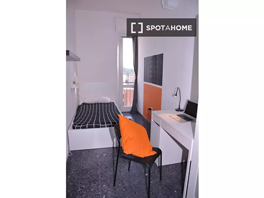 Immagine 1 di Camera condivisa in affitto  in Via Ingurtosu n a Cagliari